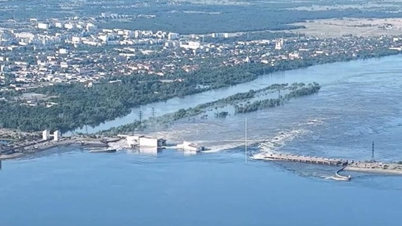 Dam destroyed Nova Kakhovka Ukraine Volodymyr Tretyak Twitter